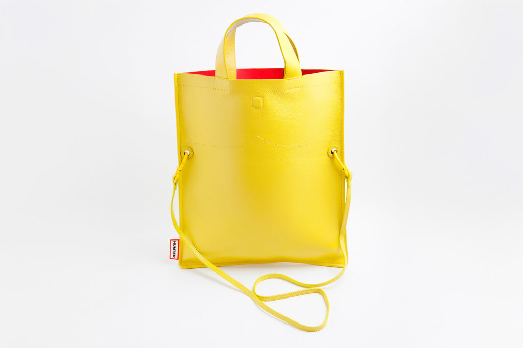 Fotografía de bolso amarillo para catálogo de marca
